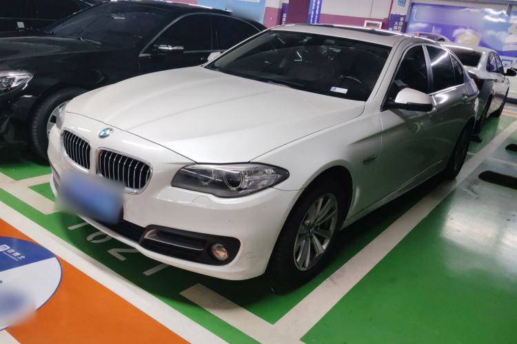 Used BMW 5 Series 2014 520Li Elegant Model
