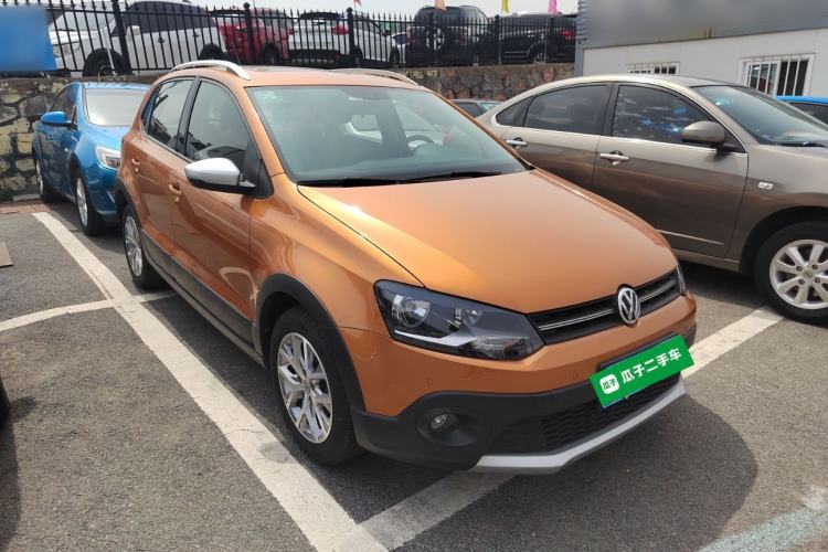 Used Volkswagen Polo 2016 1.6L Cross Polo Automatic Front Right 45 Deg