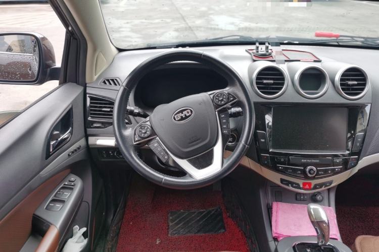 Used BYD S7 2015 2.0T Upgraded Automatic Flagship Version
