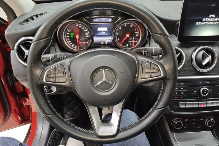 Used Mercedes-Benz GLA 2017 GLA 200 Fashion Model Steering Wheel