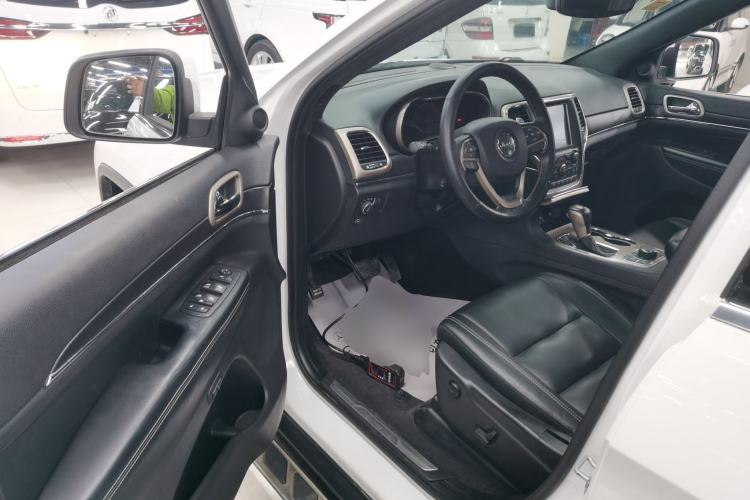 Used Jeep Grand Cherokee (Import) 2017 3.0L Comfort Navigation Edition
