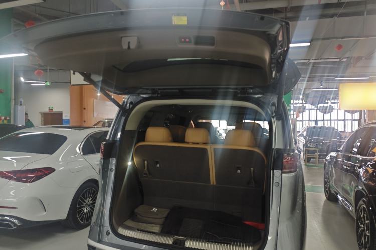 Used Denza D9 2022 DM-i 970 Four-Wheel Drive Flagship Model
