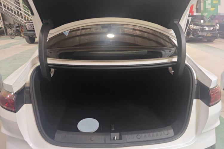 Used BYD Qin L 2025 DM-i Smart Drive 120KM Superior Model
