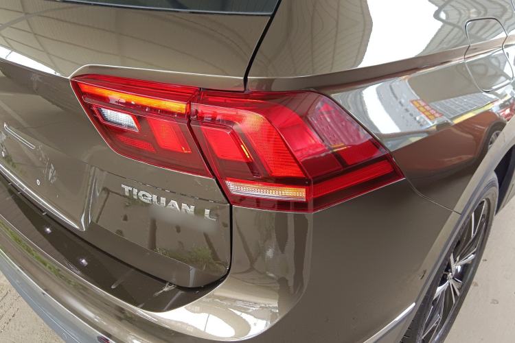 Used Volkswagen Tiguan L 2019 Revised 330TSI Automatic Two-Wheel Drive Smart & Luxury Edition China VI Standard