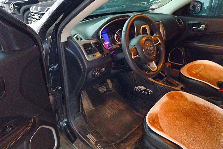 Used Jeep Compass 2020 220T Automatic Leading Edition
