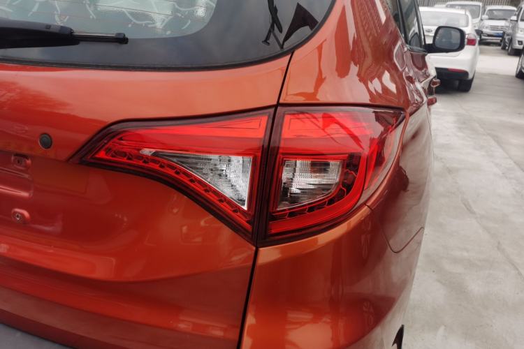 Used BYD Song 2017 Gaishi Upgrade Edition 1.5TI Manual Elite Model
