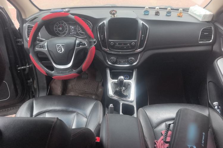 Used Baojun 560 2015 1.8L manual luxury version