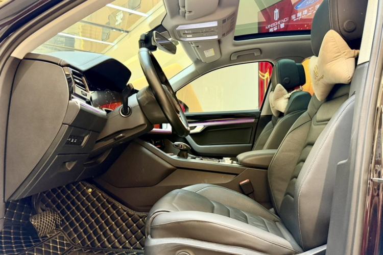 Used Volkswagen Touareg 2020 3.0 TSI Luxury Edition China VI Left Front Seat