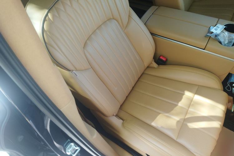 Used VOYAH Dream 2025 PHEV Four-Wheel-Drive Flagship Kunpeng Edition Right Front Seat