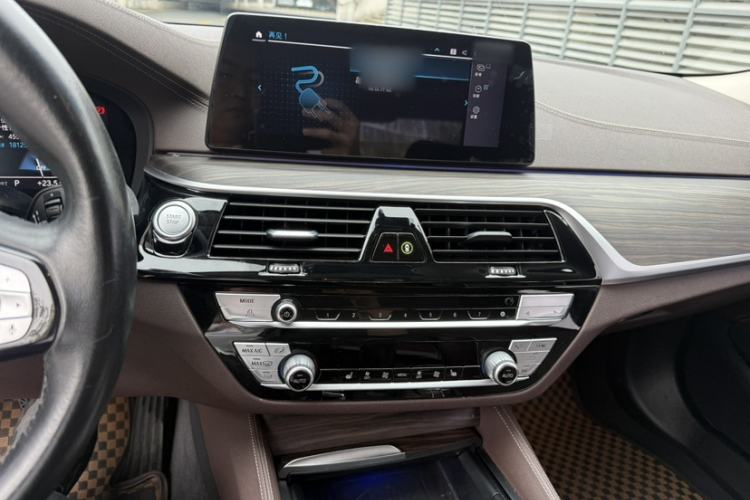 Used BMW 5 Series New Energy 2020 530Le Luxury Package
