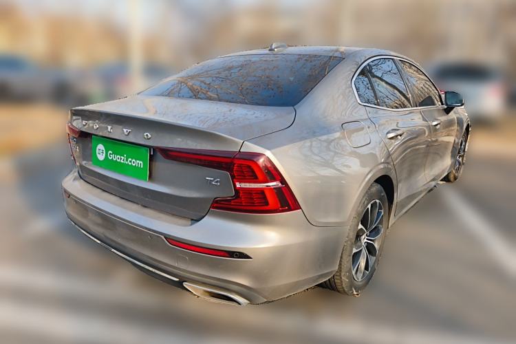 Used Volvo S60 2021 T4 Zhiyi Luxury Edition
