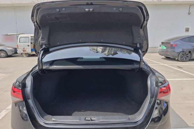 Used Nissan Sylphy 2023 1.6L CVT Black Gold Edition Trunk