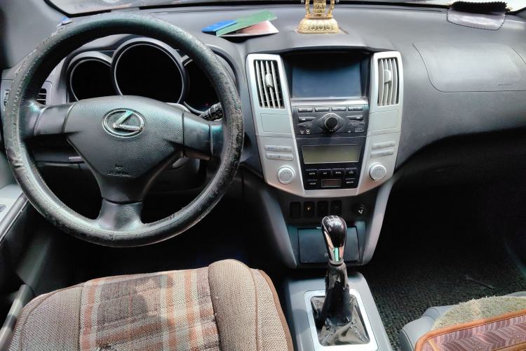 Used Huanghai Qisheng V3 2011 2.0L Ultra-Luxury Version Center Console