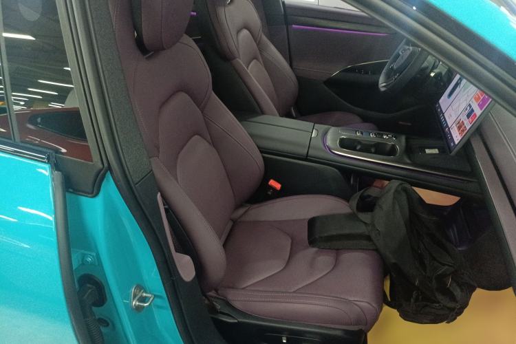 Used Xiaomi Auto SU7 2024 Rear-Drive Long-Range Intelligent Driving Version Right Front Seat