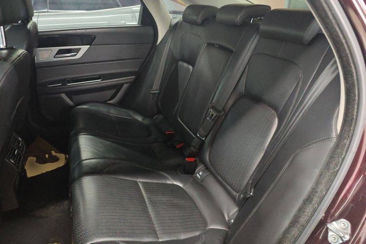 Used Jaguar XF 2016 XF 2.0T Two-Wheel-Drive Luxury Edition
