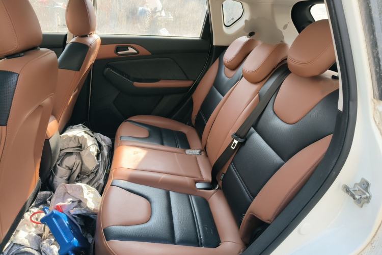 Used BAIC Senova X35 2016 1.5L Automatic Luxury Edition Interior 4