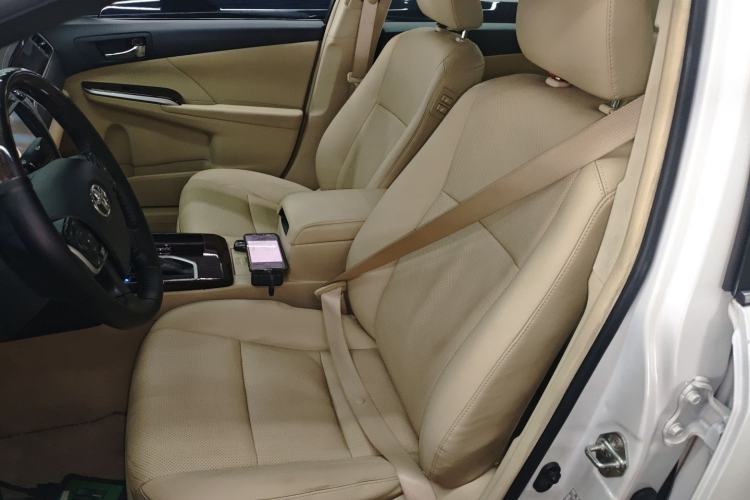 Used Toyota Camry 2016 Dual-Engine 2.5 HG 10th Anniversary Deluxe Navigation Edition Left Front Seat