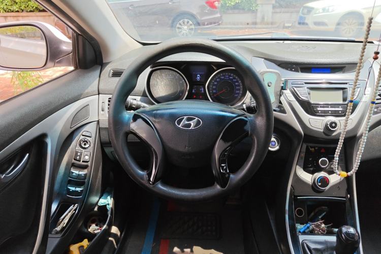 Used Hyundai Elantra (5th Generation / Langdong) 2015 1.6L Manual Leading Model Steering Wheel