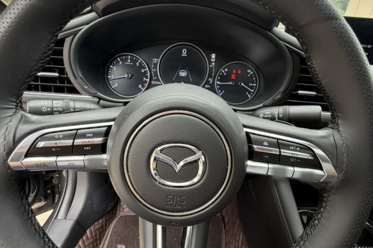 Used Mazda 3 Axela 2021 2.0L Automatic ZhiZun Edition
