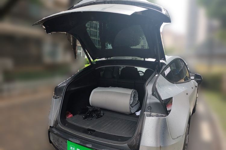 Used Tesla Model Y 2025 Rear-Wheel-Drive Version Trunk