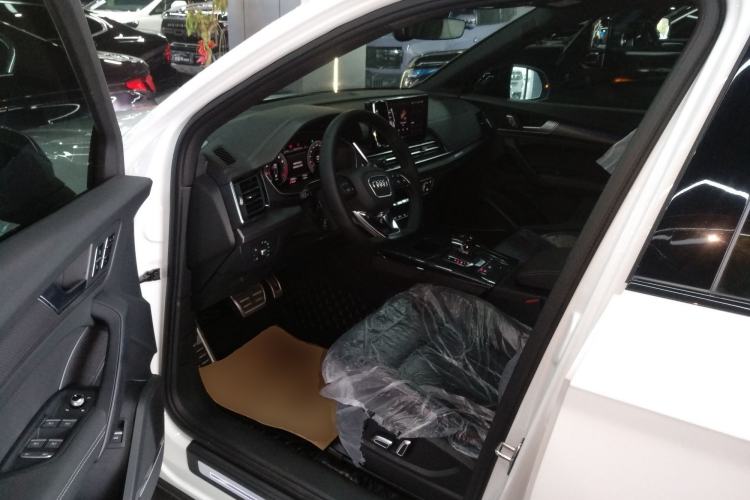 Used Audi Q5L 2024 45 TFSI Luxury Dynamic Model Left Front Seat