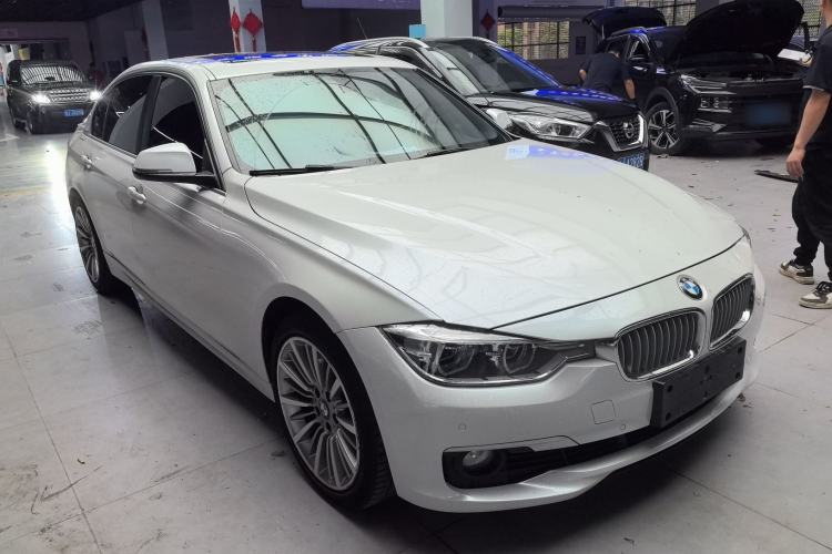 Used BMW 3 Series 2019 320Li Fashion Model Front Right 45 Deg