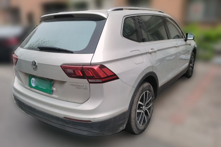 Used Volkswagen Tiguan L 2017 330TSI Automatic Two-Wheel Drive Luxury Edition Rear Right 45 Deg