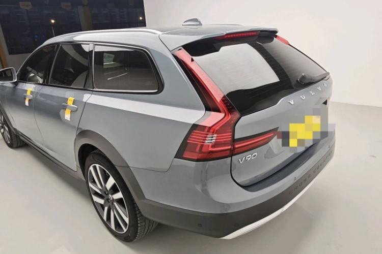 Used Volvo V90 2022 Cross Country B5 AWD Prestige Edition