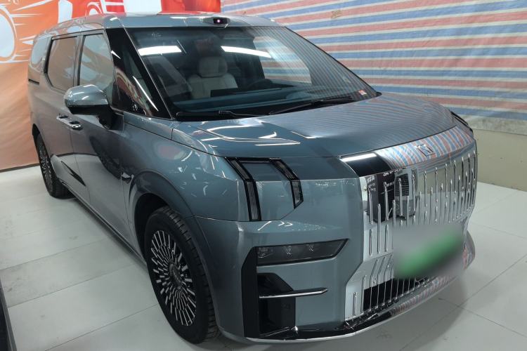 Used Zeekr 009 2024 7-Seater Walk-Through Version Four-Wheel Drive 108 kWh
