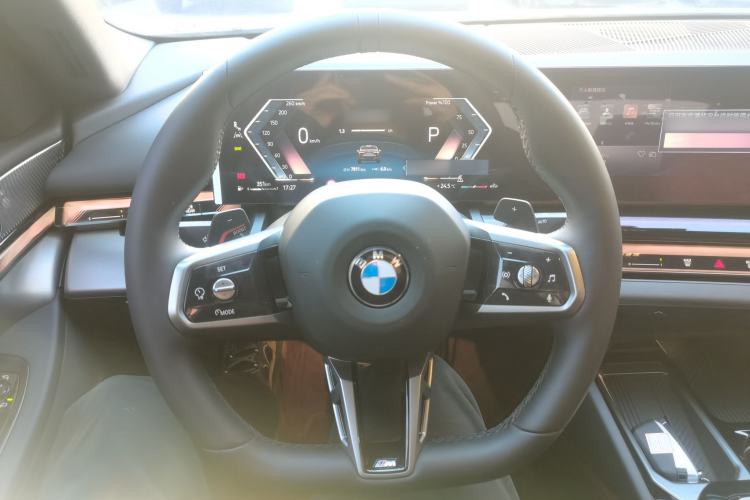 Used BMW 5 Series 2026 530Li Leading M Sport Package Steering Wheel
