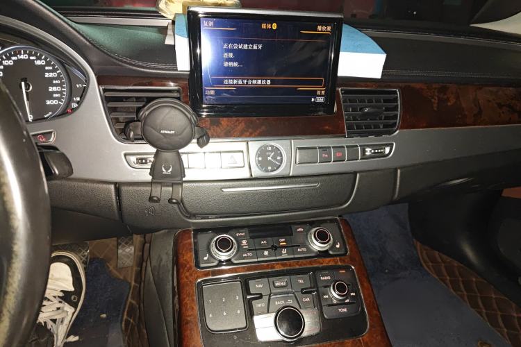 Used Audi A8 2013 A8L 40 hybrid
