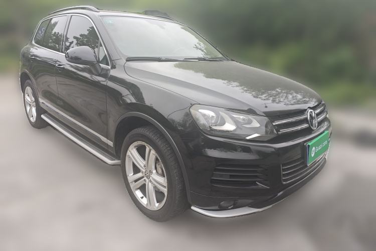 Used Volkswagen Touareg 2011 3.0 TSI Comfort Version Front Right 45 Deg