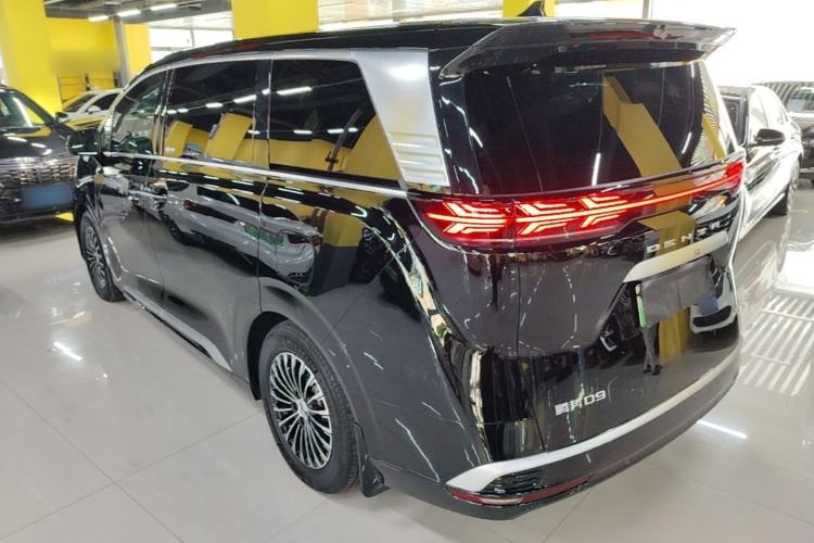 Used Denza D9 2024 DM-i 980 Four-Wheel Drive Prestige Model
