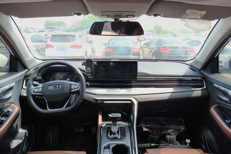 Used Geely Auto Vision X6 2021 PRO 1.4T Automatic Prestige Model Center Console