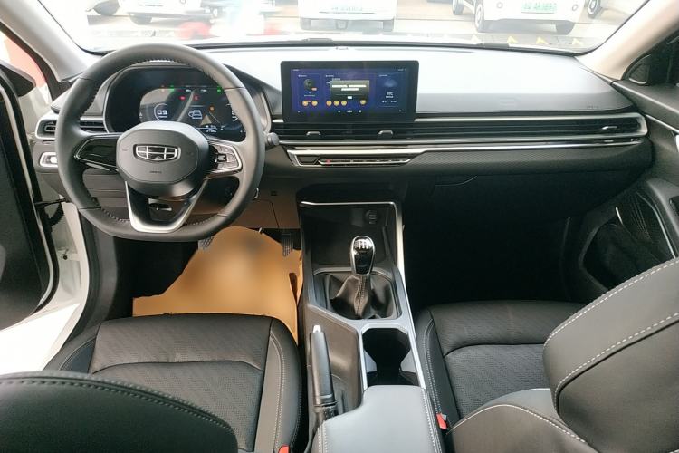 Used Geely Auto Emgrand 2022 4th Generation 1.5L Manual Luxury Model Center Console