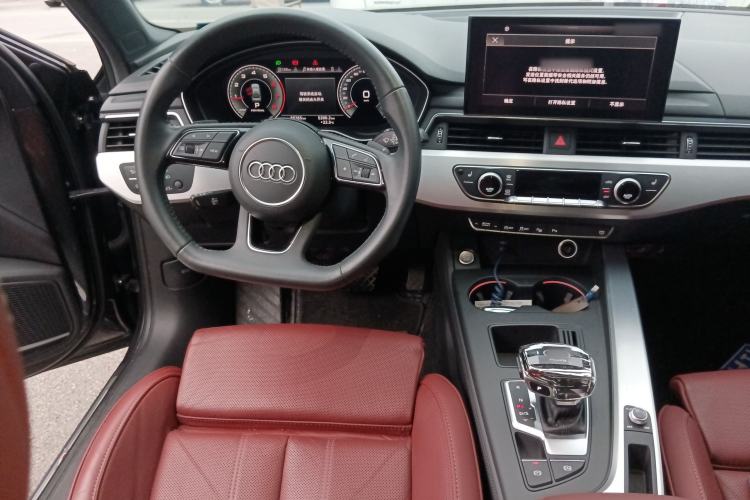 Used Audi A4L 2022 40 TFSI Luxury Dynamic Model Steering Wheel