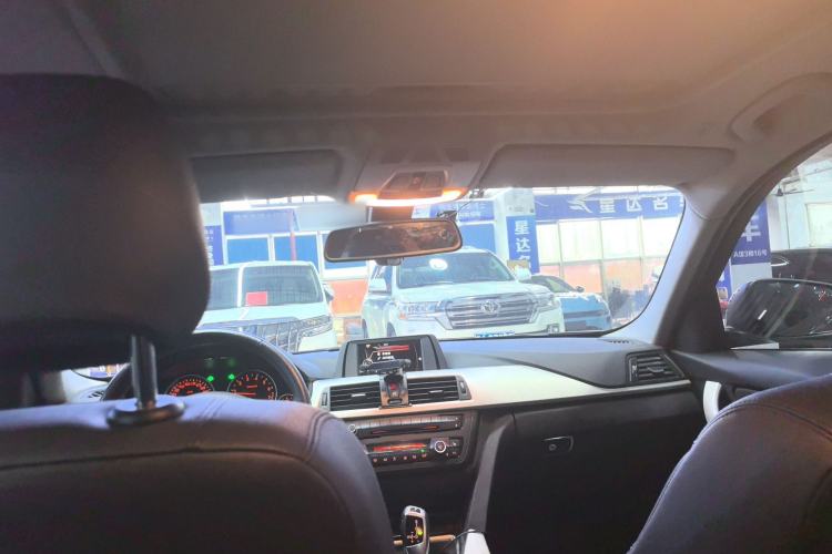 Used BMW 3 Series 2015 320i Luxury Line Stylish Edition