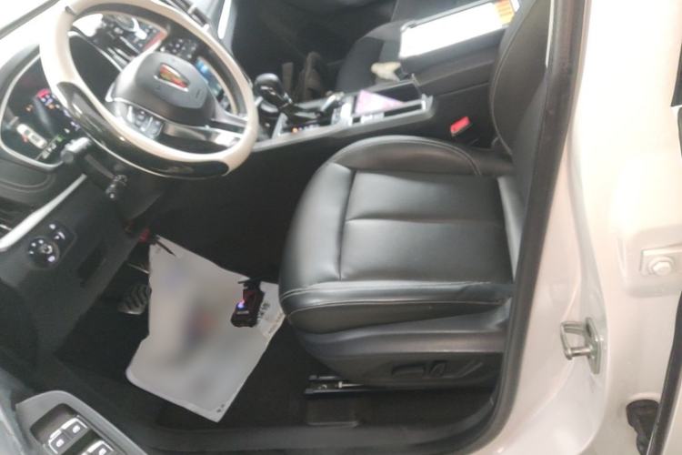 Used Roewe RX5 2018 30T Two-Wheel Drive Automatic Internet Smart Edition
