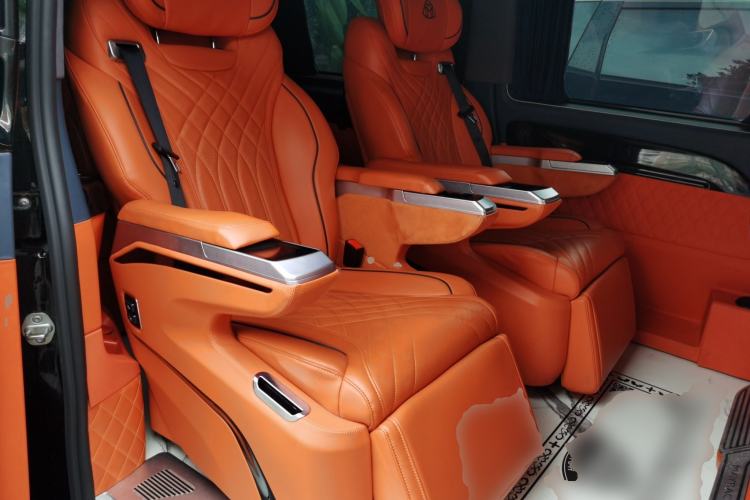 Used Mercedes-Benz Vito 2023 2.0T Elite Version 7 Seats Left Rear Seat