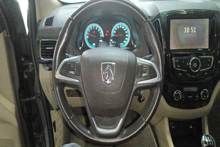 Used Baojun 730 2014 1.5L Manual Luxury Navigation ESP Version 7 Seats
