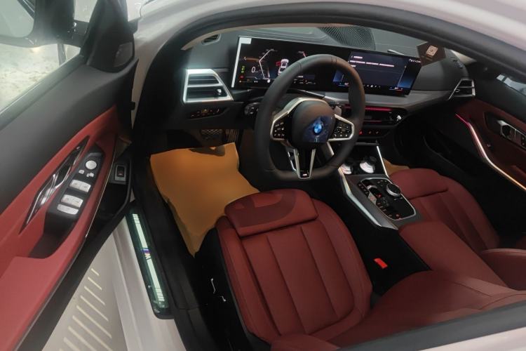 Used BMW 3 Series 2025 330Li M Sport Shadowline Package Driver Seat