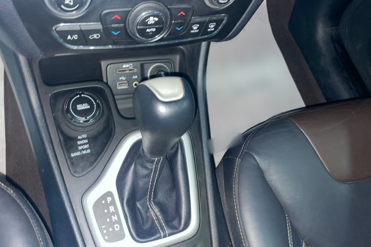 Used Jeep Cherokee 2016 2.4L Superior Edition Gear Lever