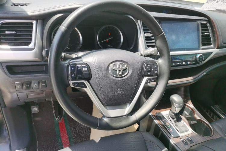 Used Toyota Highlander 2018 2.0T Four-Wheel Drive Luxury Edition 7 Seats China V Emission Standard
