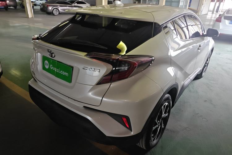 Used Toyota C-HR 2018 2.0L Luxury Sunroof Version China VI Standard
