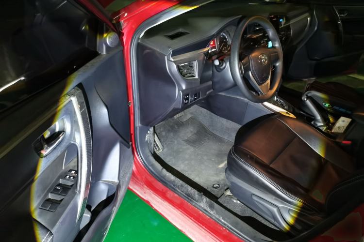 Used Toyota Corolla 2014 1.6L CVT GL-i Driver Seat