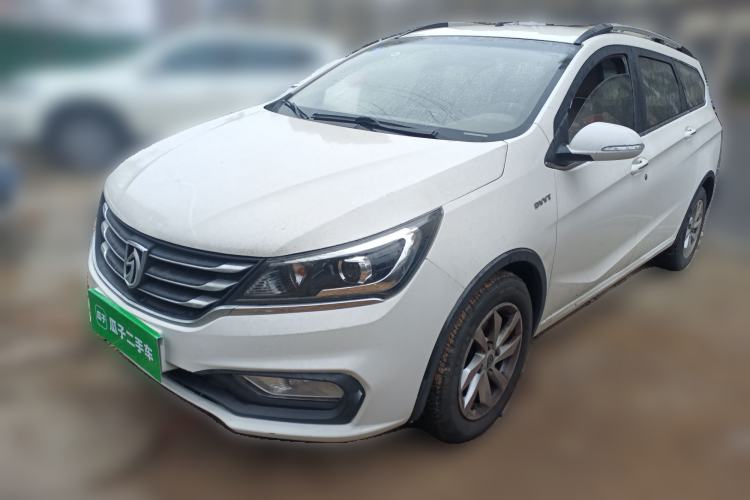 Used Baojun 310W 2017 1.5L Manual Fashion Model China V