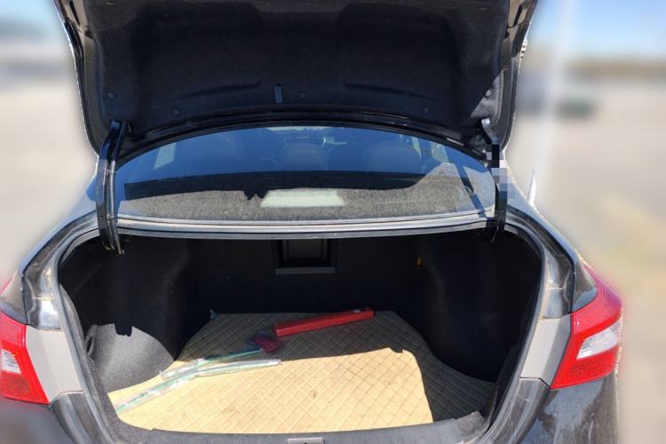 Used Nissan Sylphy 2019 1.6XV CVT Smart Connect Luxury Edition China VI Standard Trunk