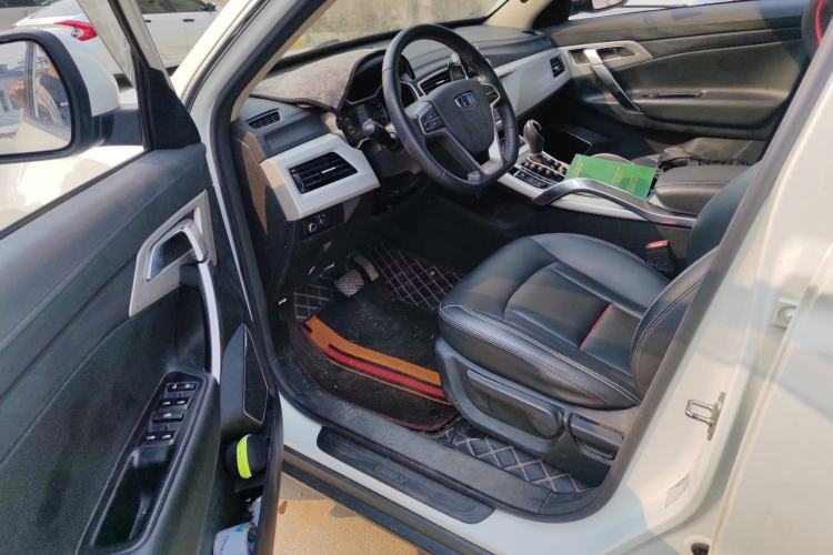 Used Geely Auto Emgrand X7 Sport 2018 1.8TD Automatic Two-Wheel Drive Zhiya Model Driver Seat