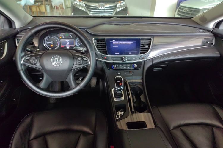 Used Buick LaCrosse 2019 28T Luxury Version Center Console