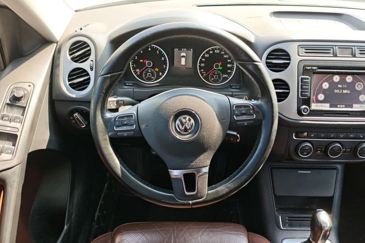 Used Volkswagen Tiguan 2013 1.8 TSI Automatic All-Wheel Drive Luxury Model Steering Wheel